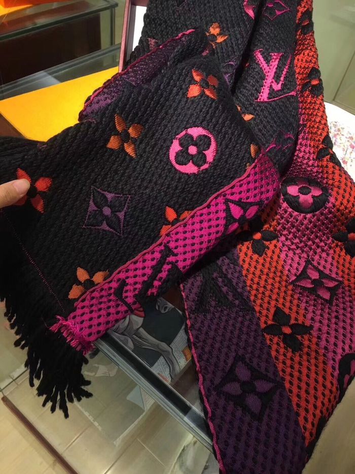 Louis Vuitton Scarf LV00153